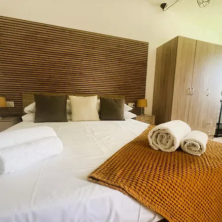 Hideaway Haven Oda ve Kahvaltı 4*
